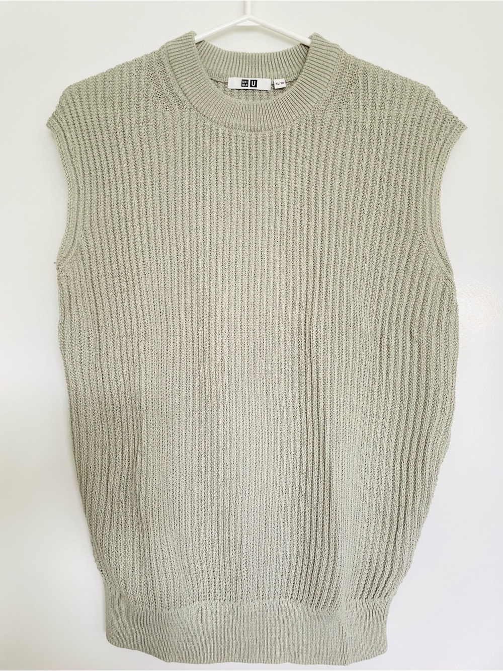 Uniqlo Ribbed Knit Sleeveless Vest in Light Sage